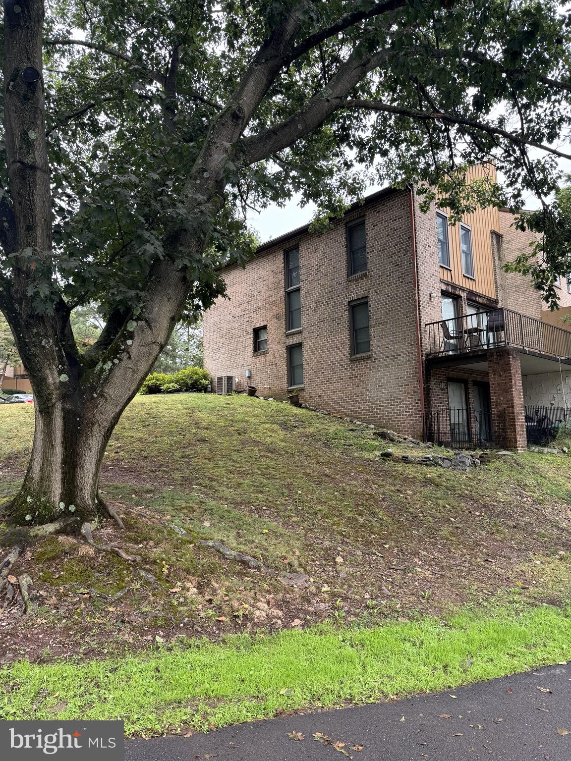129 MERION LANE