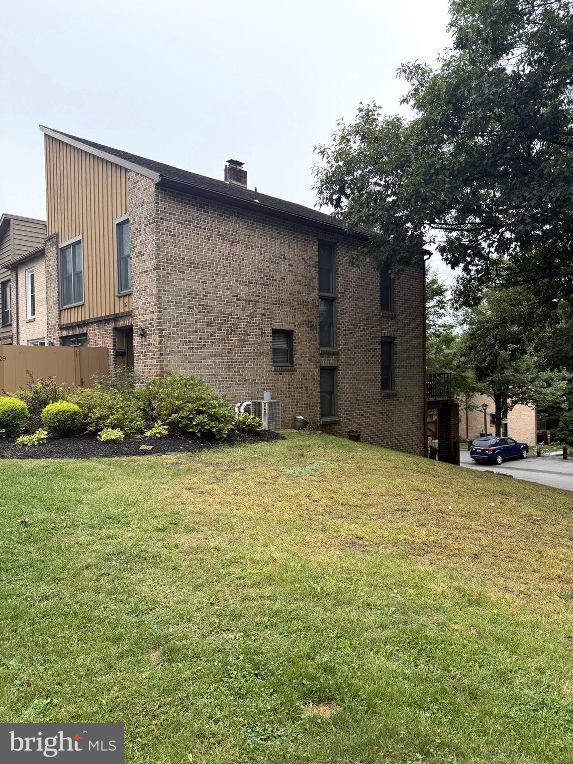 129 MERION LANE