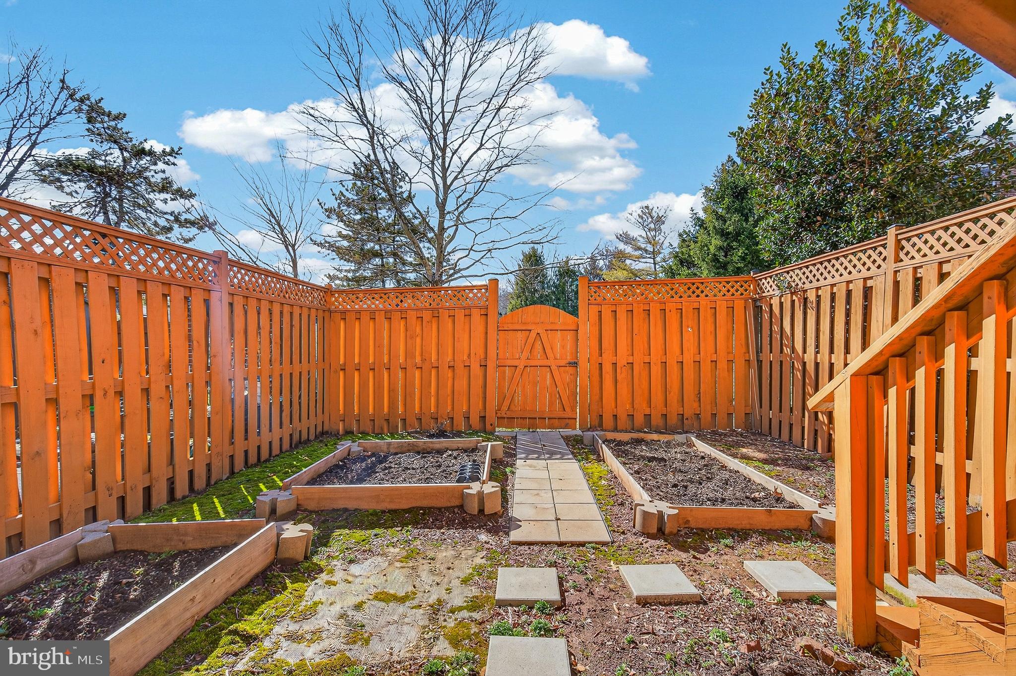 WHITTIER POND - Residential