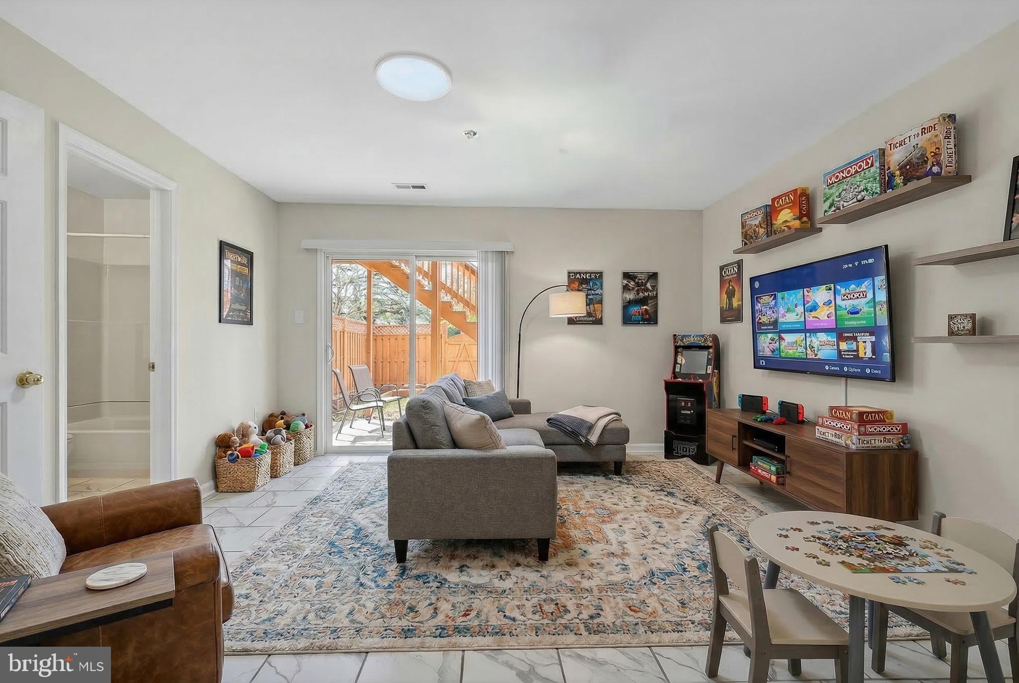 WHITTIER POND - Residential