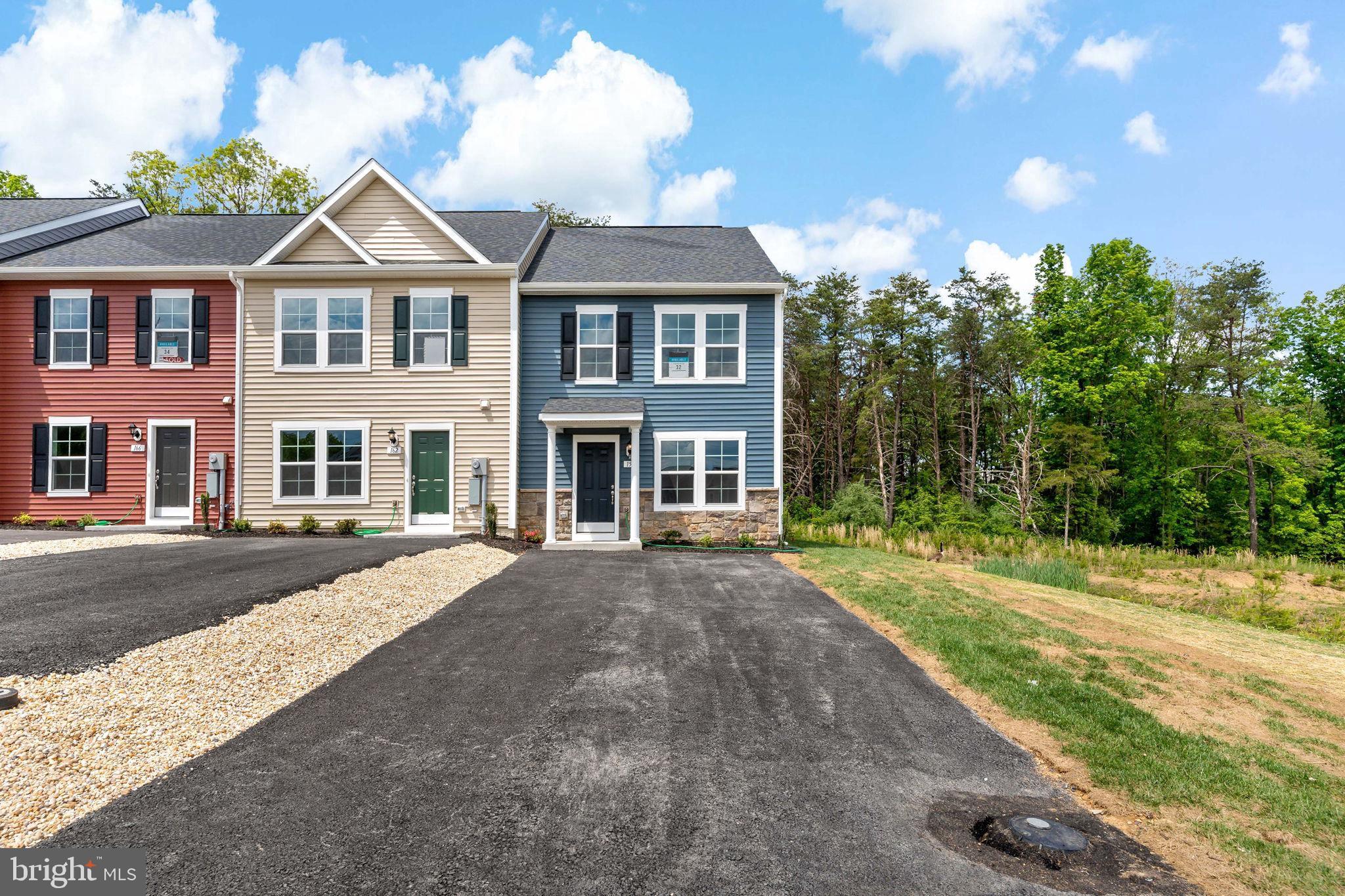 WHISPERING PINES - Residential