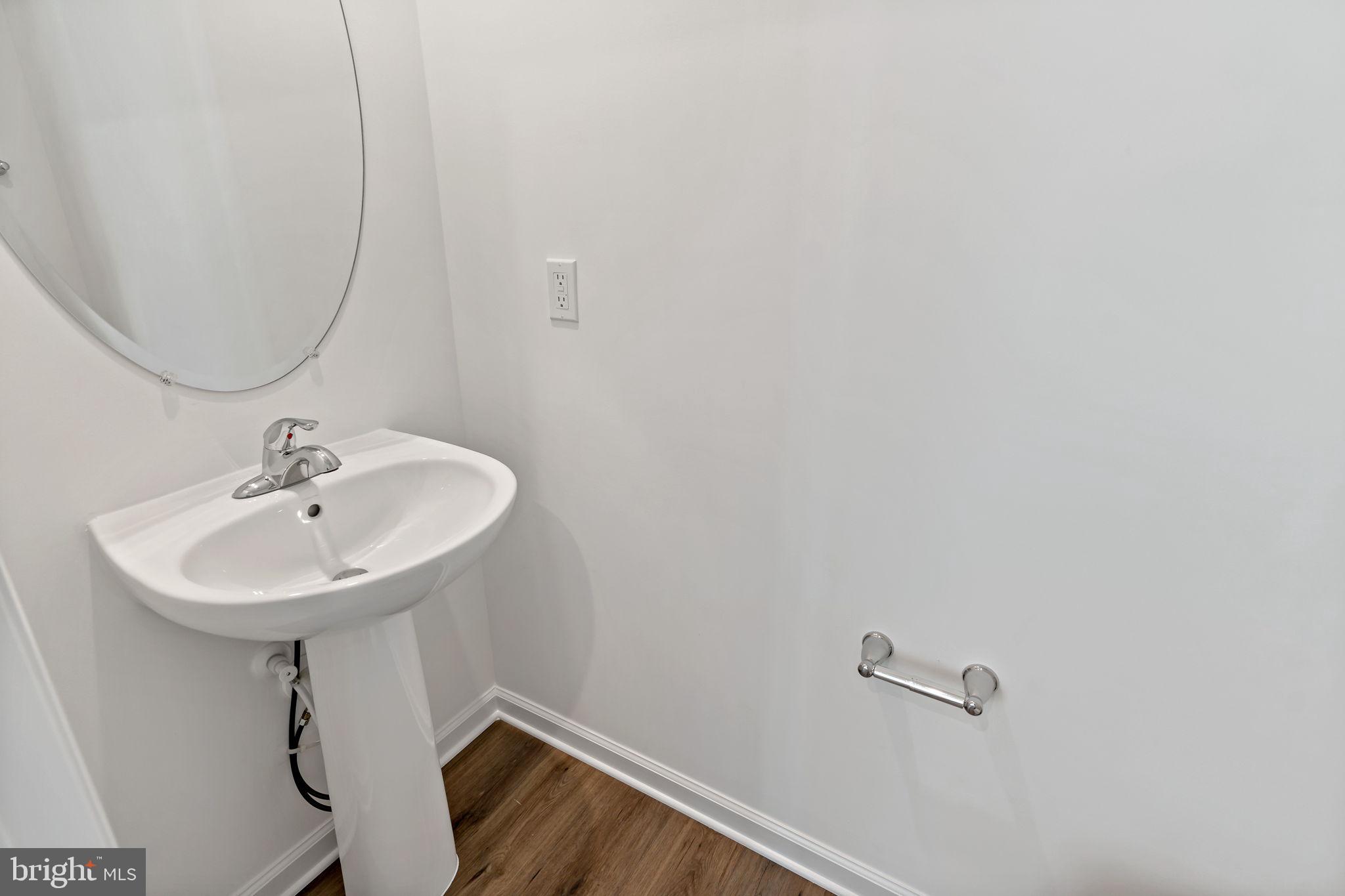 WHISPERING PINES - Residential