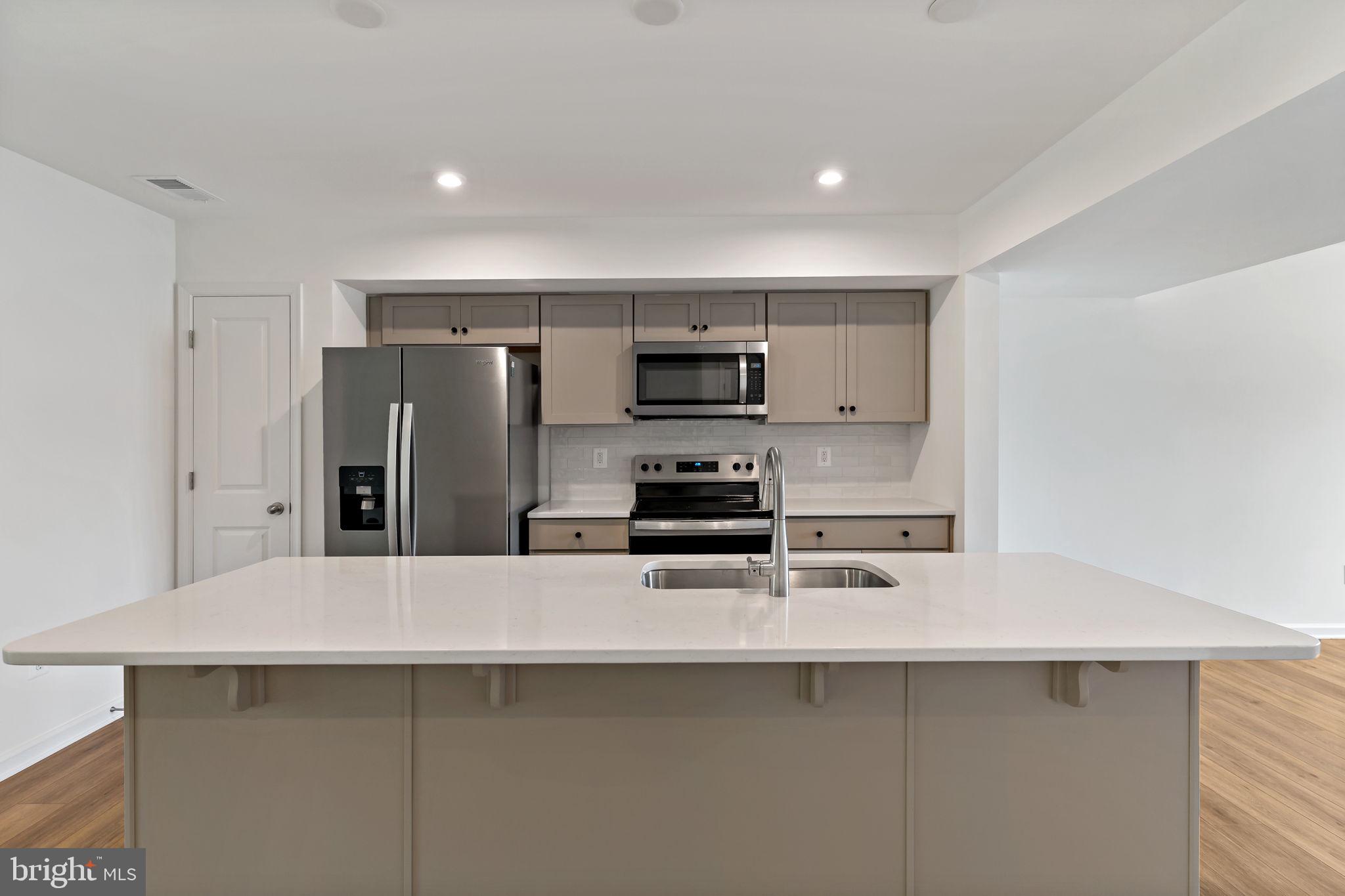 WHISPERING PINES - Residential