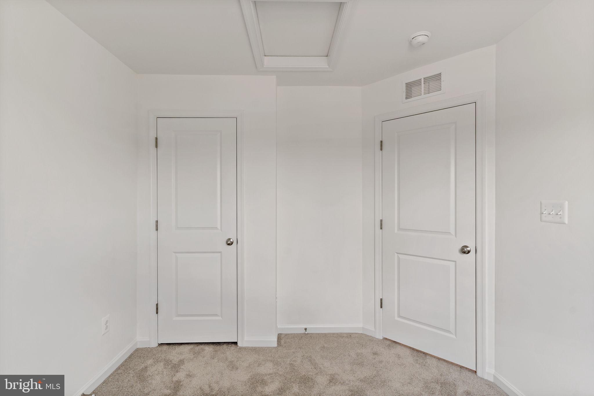 WHISPERING PINES - Residential