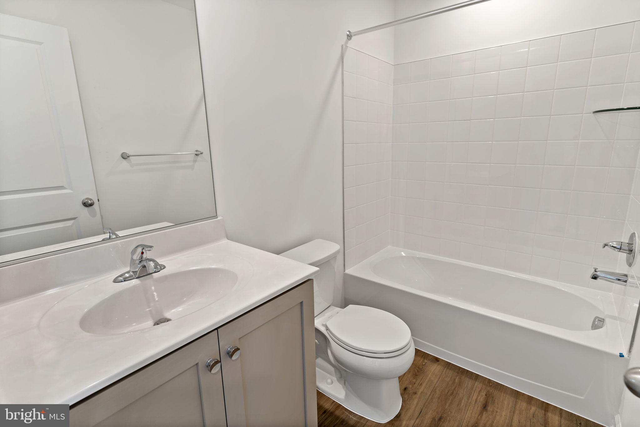 WHISPERING PINES - Residential