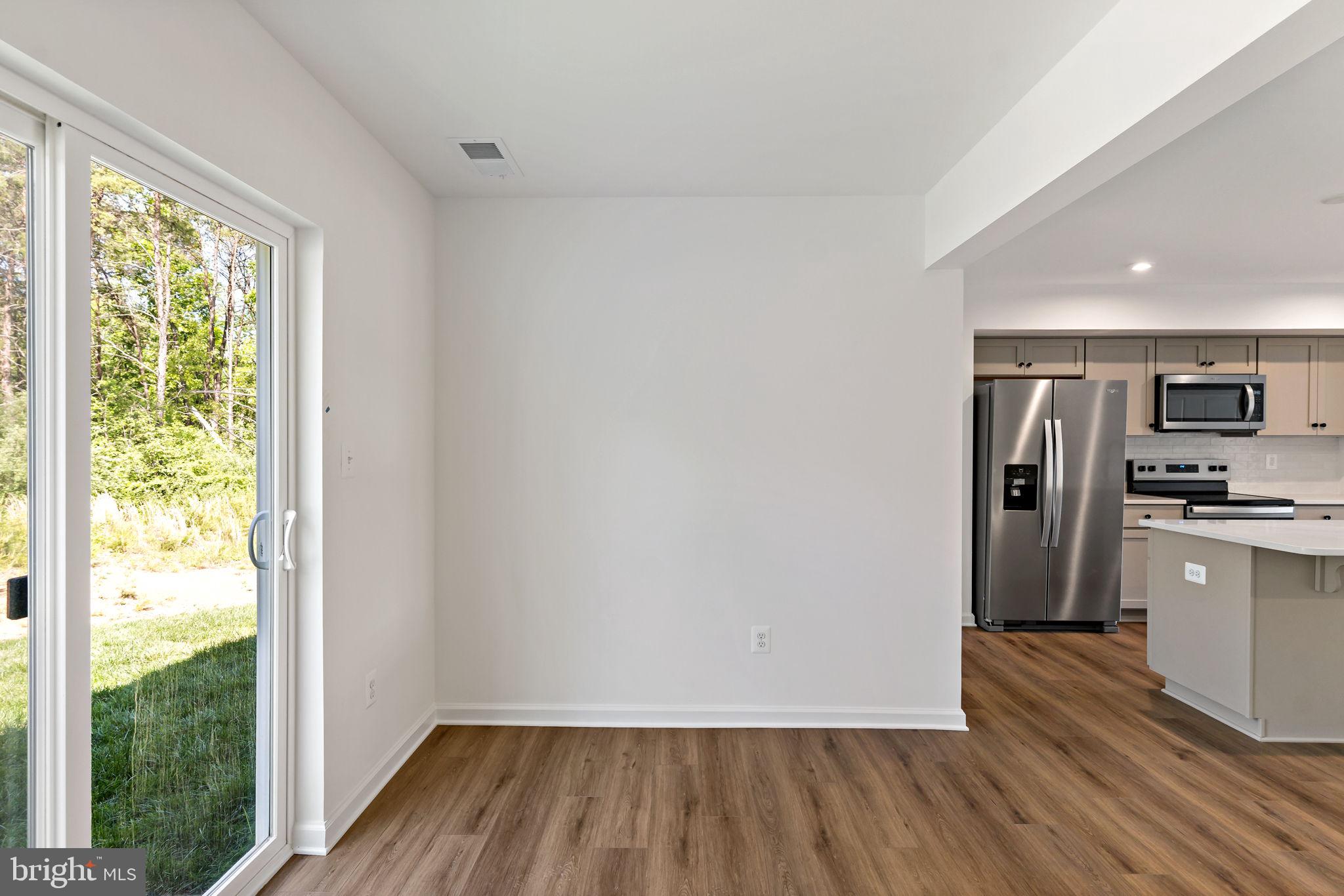 WHISPERING PINES - Residential