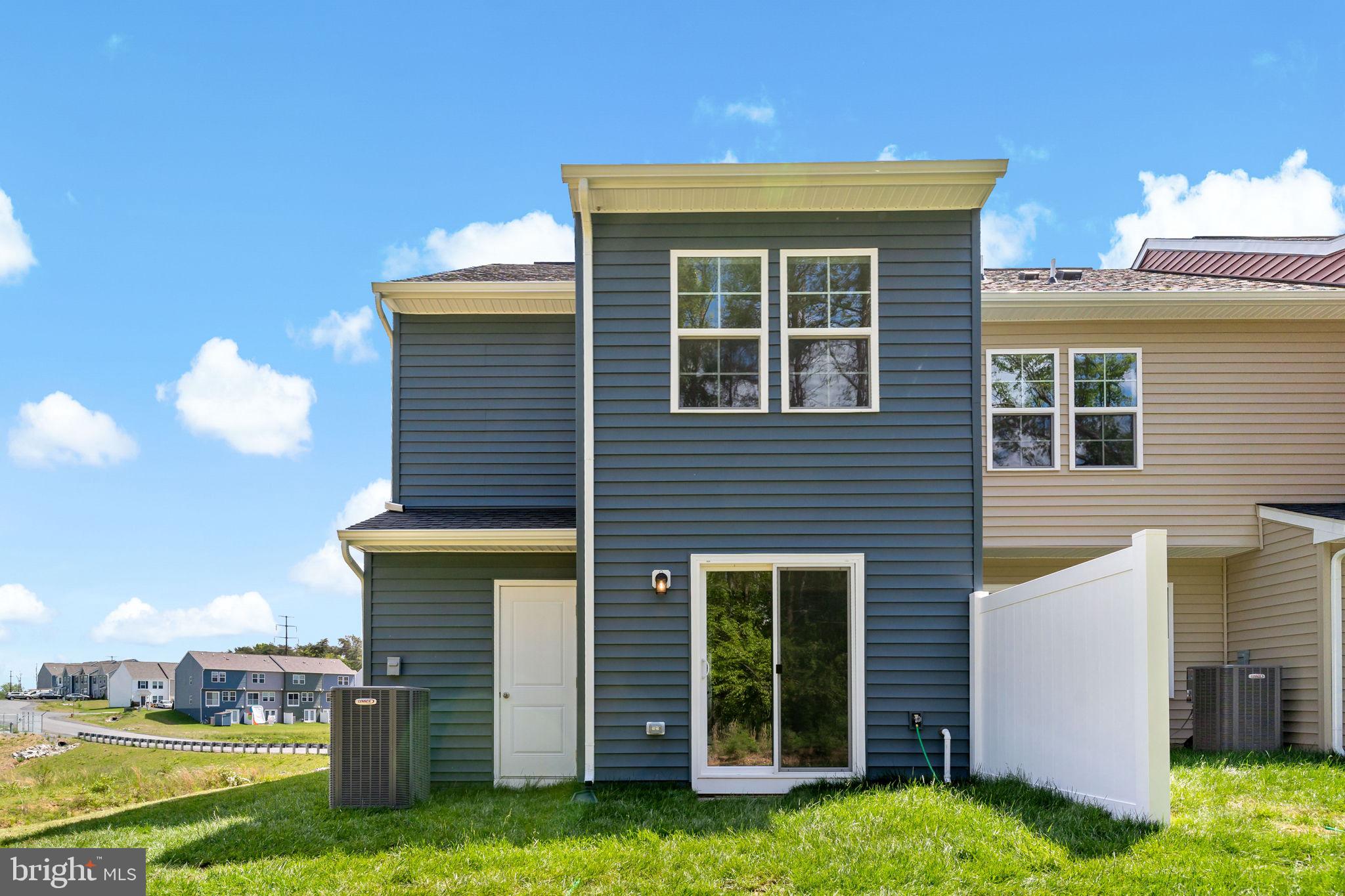 WHISPERING PINES - Residential