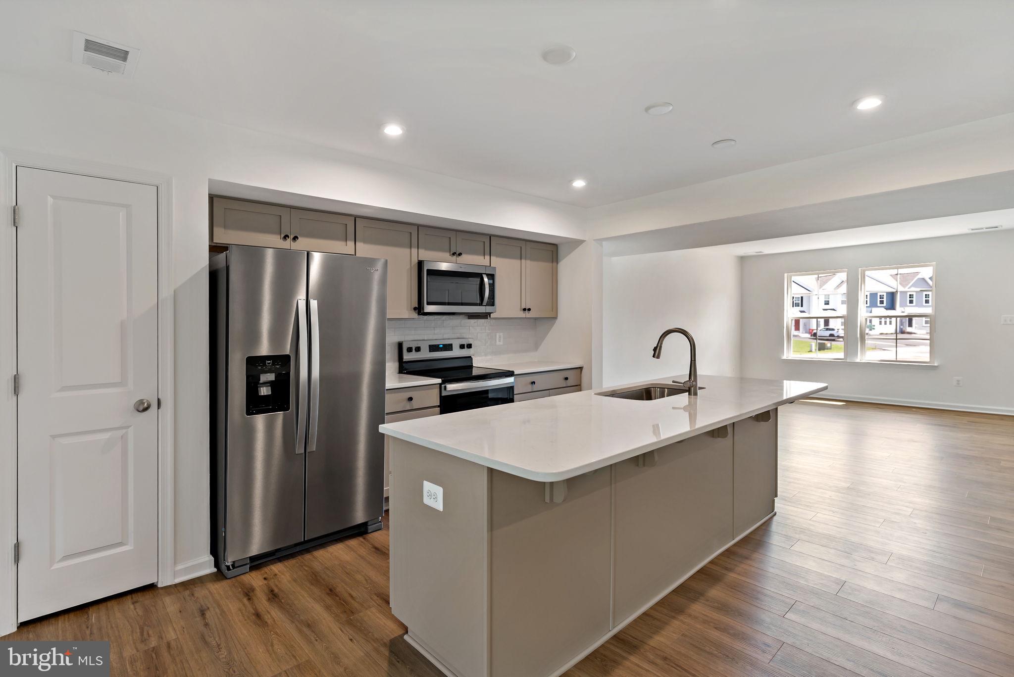 WHISPERING PINES - Residential