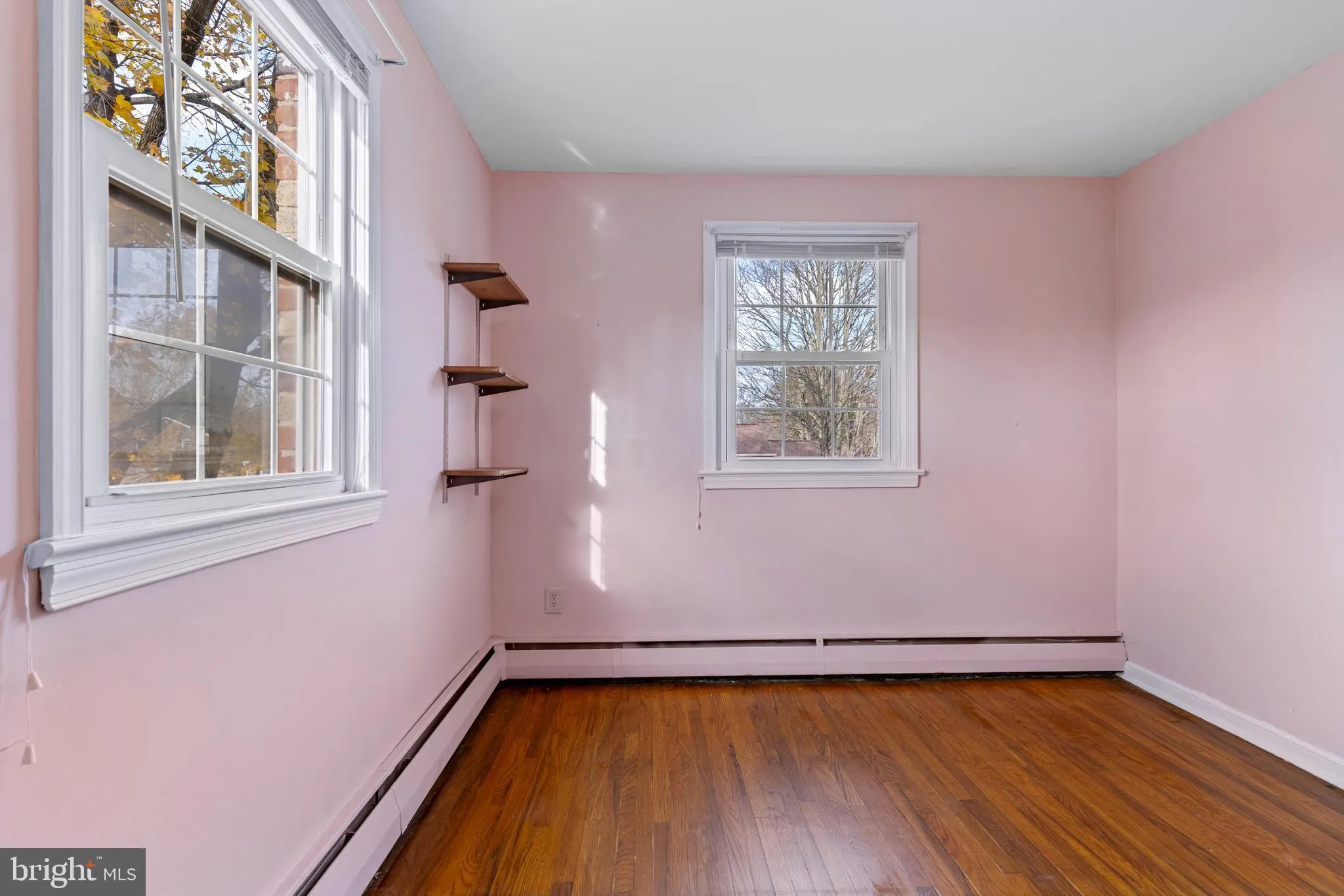 Devon, Pennsylvania 19333, United States, 3 Bedrooms Bedrooms, ,2 BathroomsBathrooms,Residential,Contingent,249667