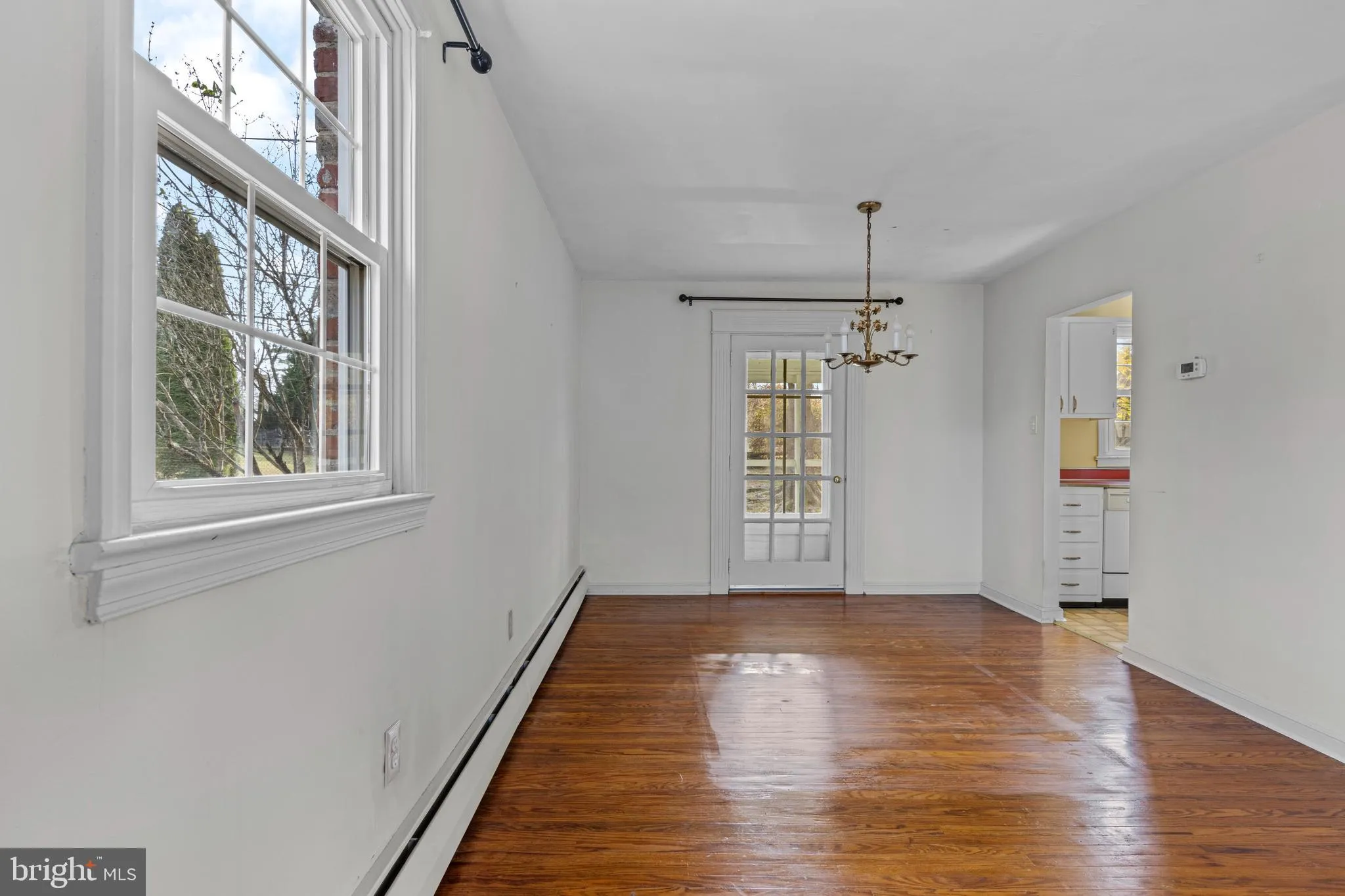 Devon, Pennsylvania 19333, United States, 3 Bedrooms Bedrooms, ,2 BathroomsBathrooms,Residential,Contingent,249667