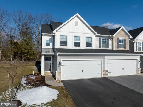 Townhouse For Sale - 266 Isabella Circle<br/> Centre County, BELLEFONTE, PA 16823