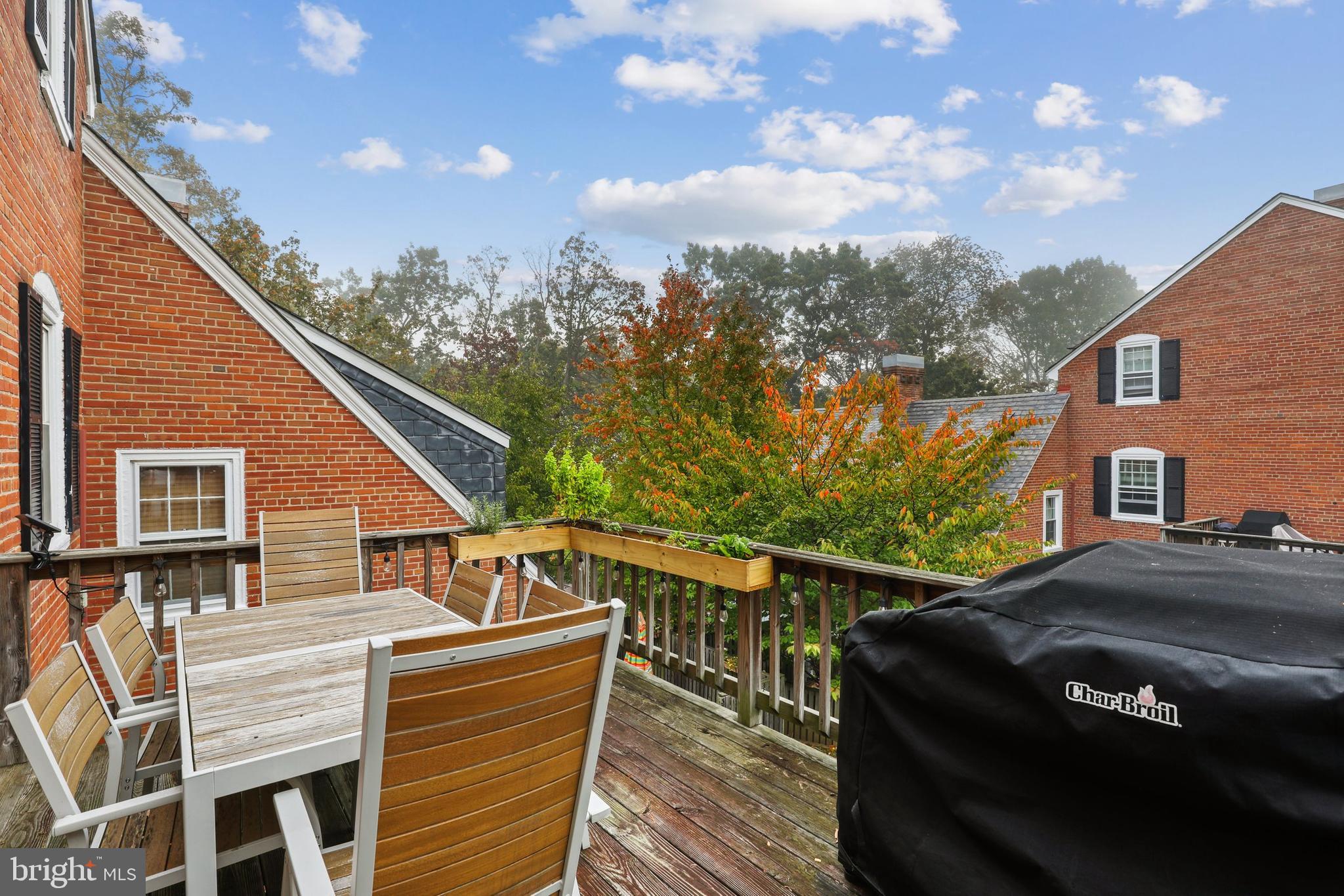 FAIRLINGTON COMMONS - Residential