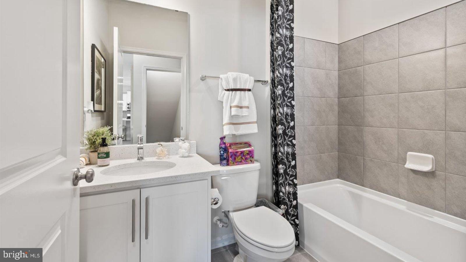 CREEKSIDE ESTATES - Residential