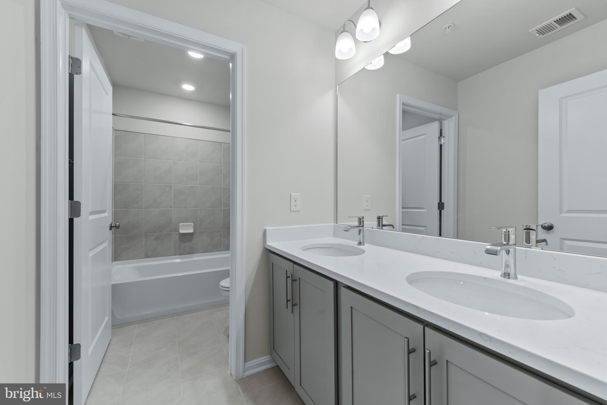 CREEKSIDE ESTATES - Residential