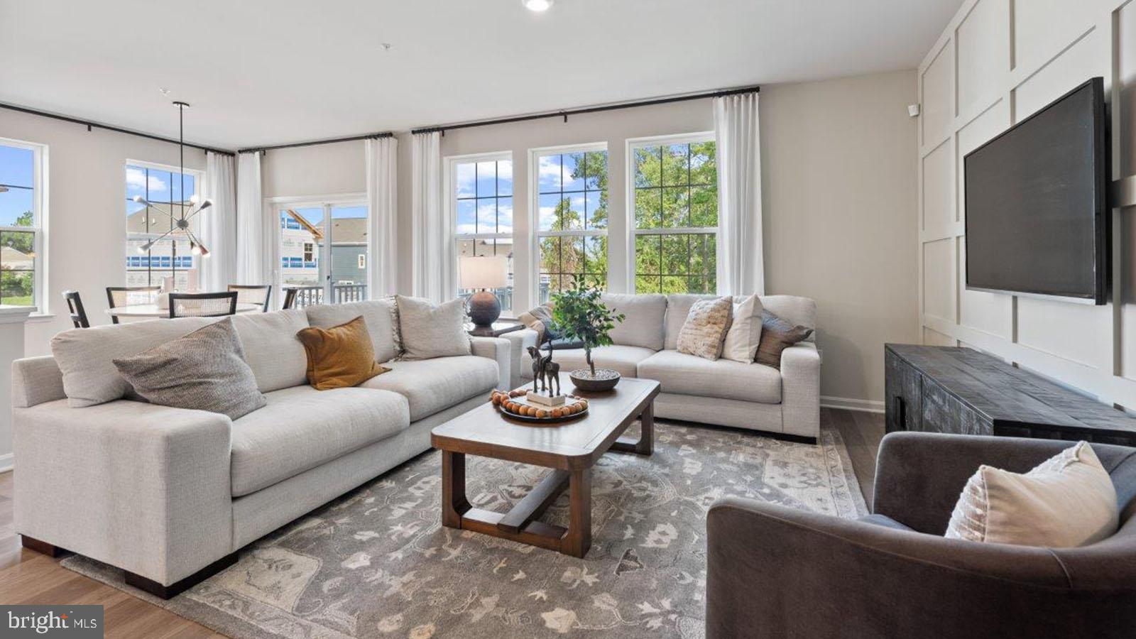 CREEKSIDE ESTATES - Residential