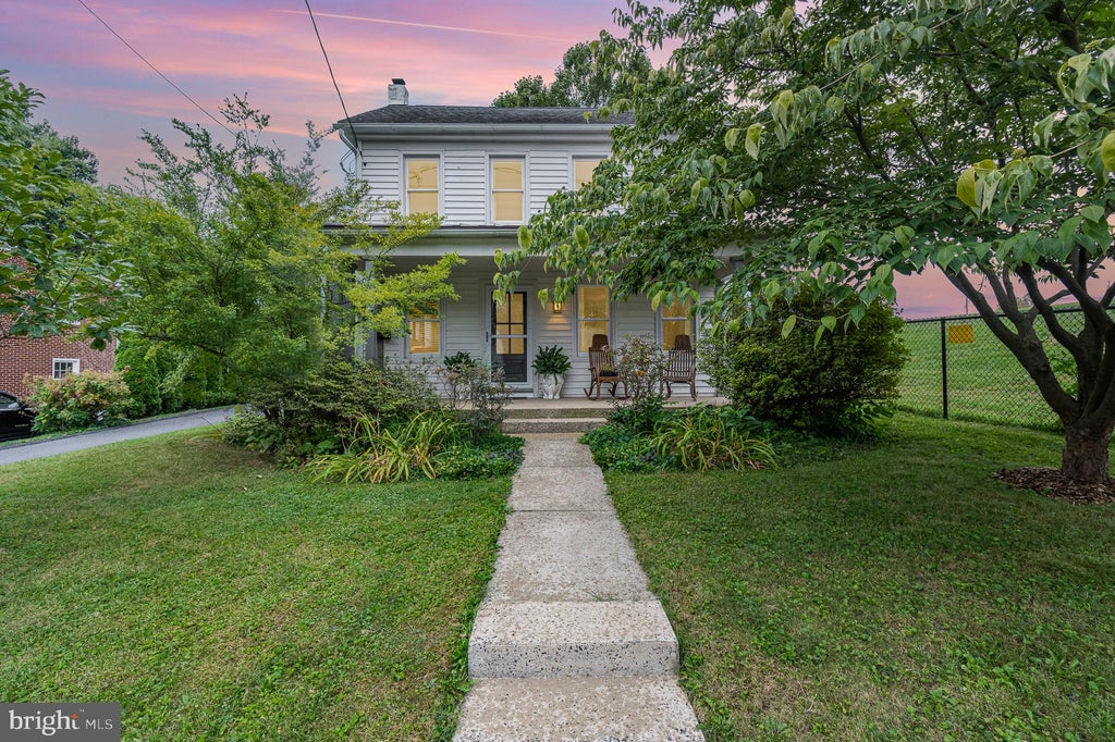 Photo of 36 E Cottage Avenue, MILLERSVILLE, PA 17551 (MLS # PALA2096264)