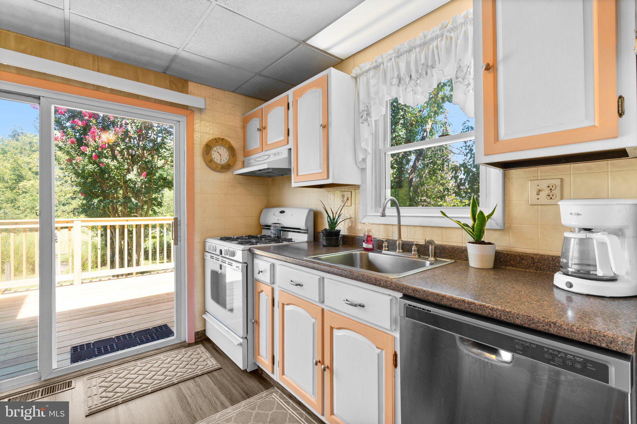 MEADOWBROOK - Residential