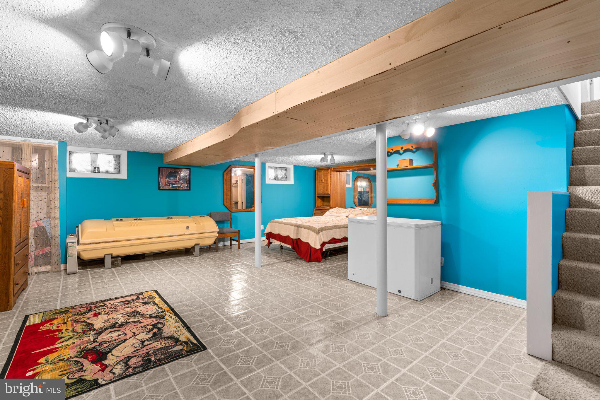 MEADOWBROOK - Residential