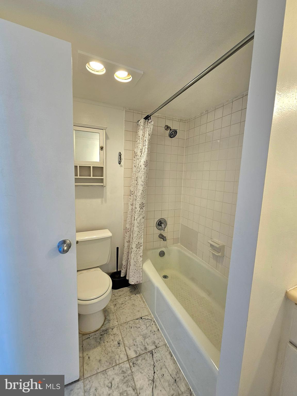 HUNTING CREEK CLUB - Residential Lease