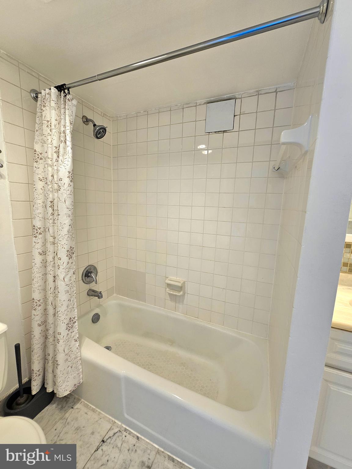 HUNTING CREEK CLUB - Residential Lease