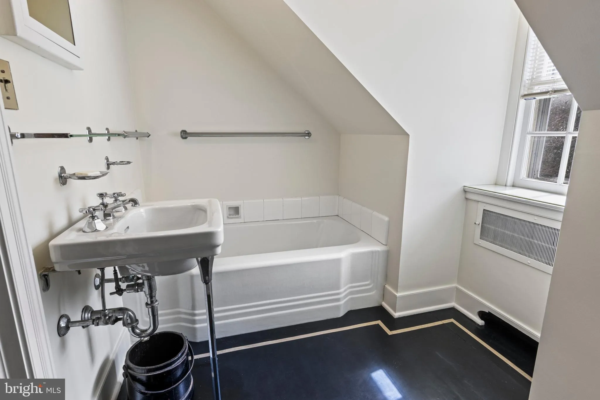 Bryn Mawr, Pennsylvania 19010, United States, 7 Bedrooms Bedrooms, ,7 BathroomsBathrooms,Residential,Pending,112682