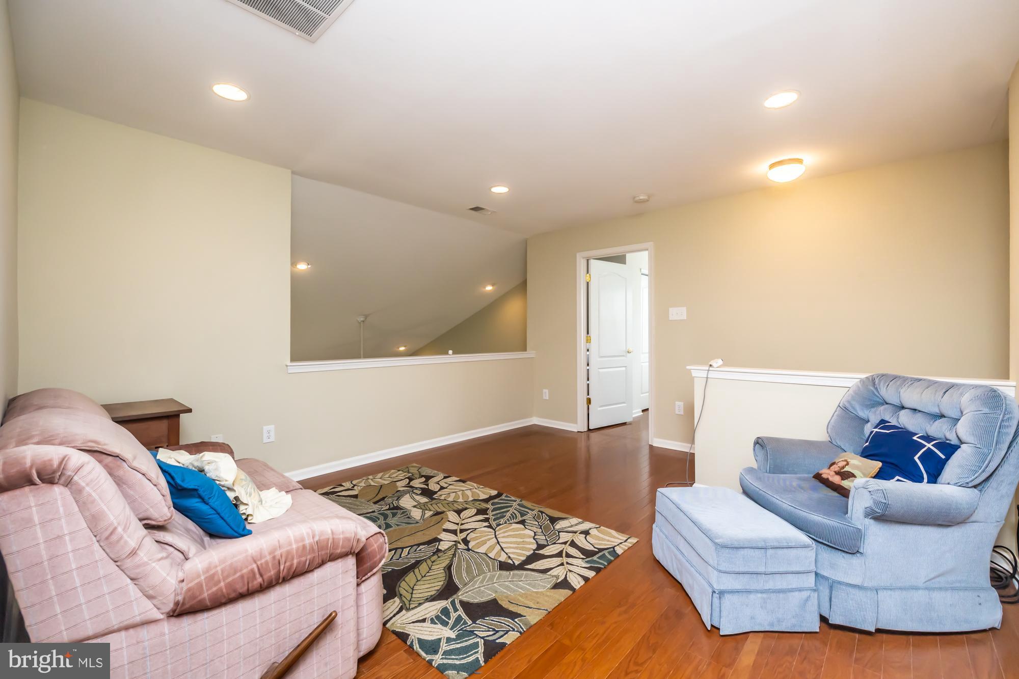 VILLAGES AT HILLVIEW - Residential