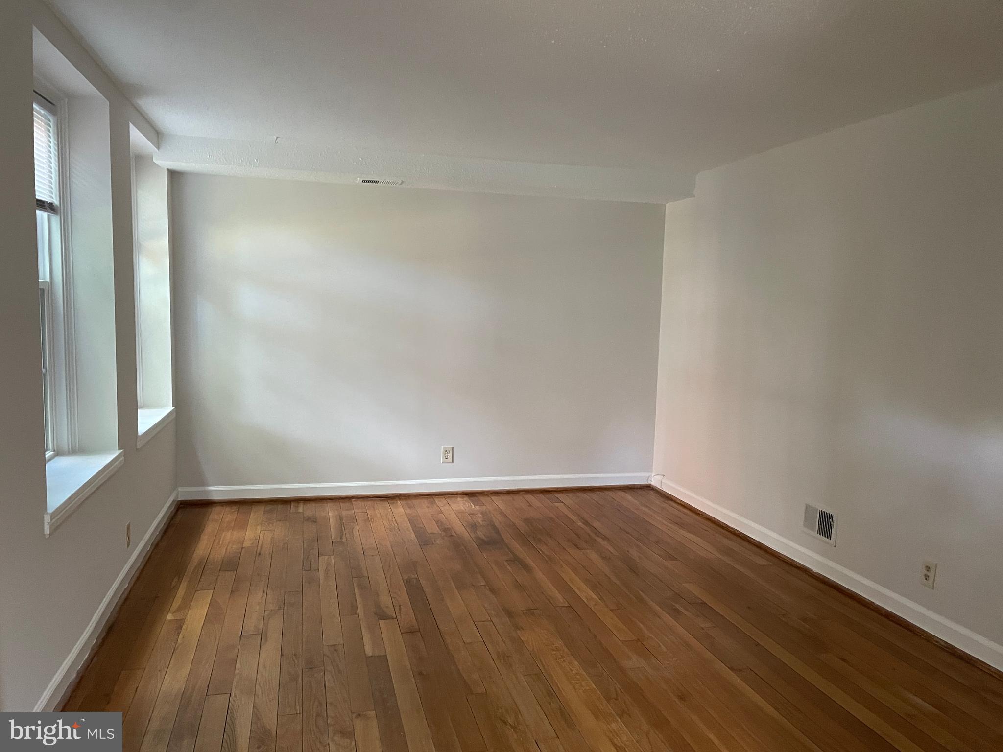 2927 S DINWIDDIE STREET