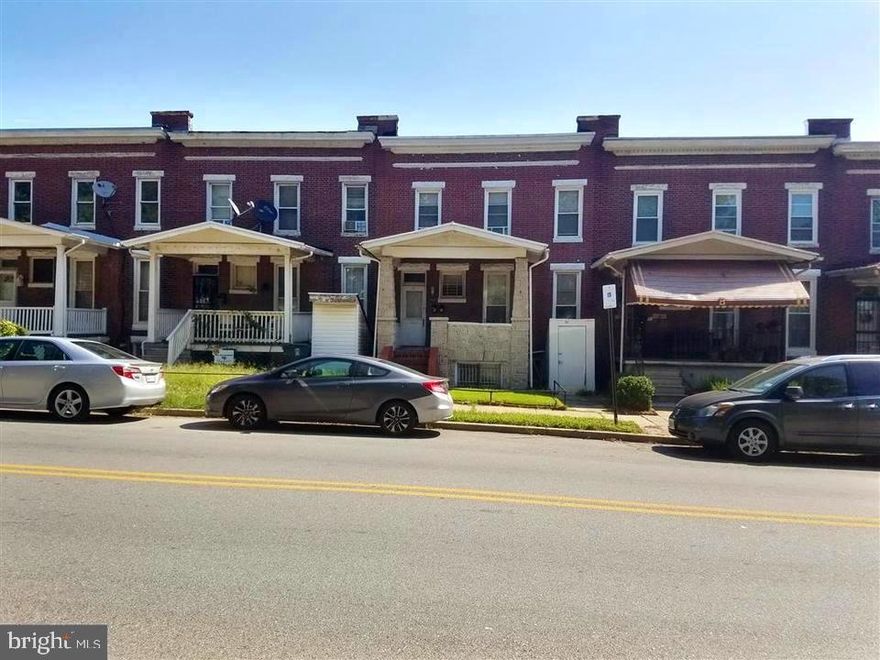 Agents, please read  the showing instructions.   One hour notice is required to show.   Showing Times are between 2pm to 4pm Monday through Friday.   Saturday showing time Noon to 4pm. The upstairs unit is  occupied.  Please knock the door before you enter to let the tenant know you are coming in.       Thanks for showing.



Investor alert!!Fantastic Investment Multifamily building with two separate units.  Separate Meters.   3rd possible Unit at basement but needs some work.   Great additional cash follow.   One unit is  occupied with long term tenants, and she  would like to stay. The lease is month-to-month. Great Property Mangers in place.     HVAC is 5 years old , Water Heaters are new.   All windows were replaced few years ago.  Basement unit has separate entrance   Sold as-is.