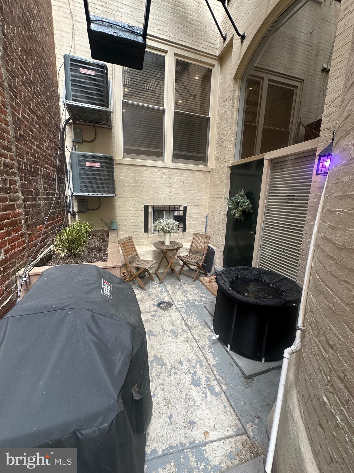 SOCIETY HILL - Residential Lease