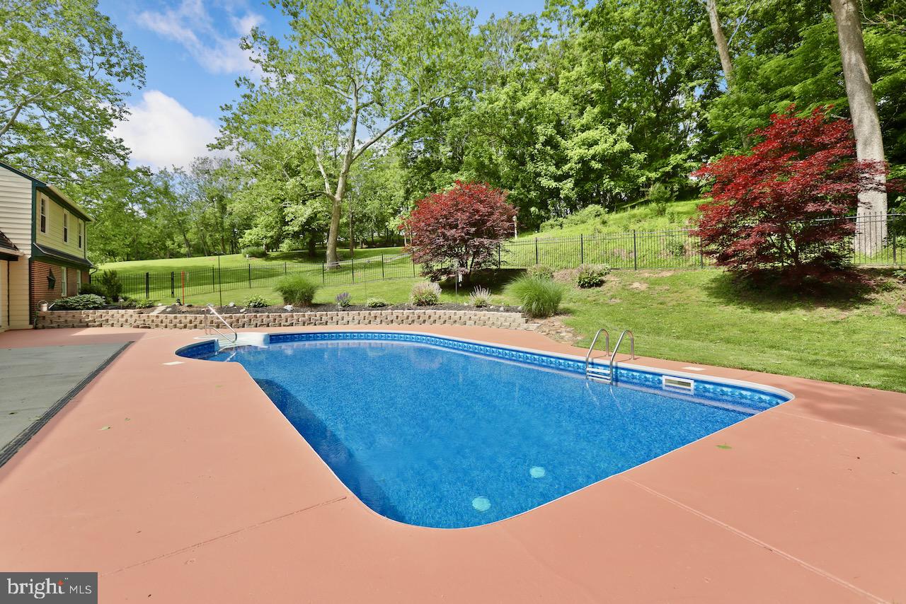 ELK RUN ESTATES - Residential