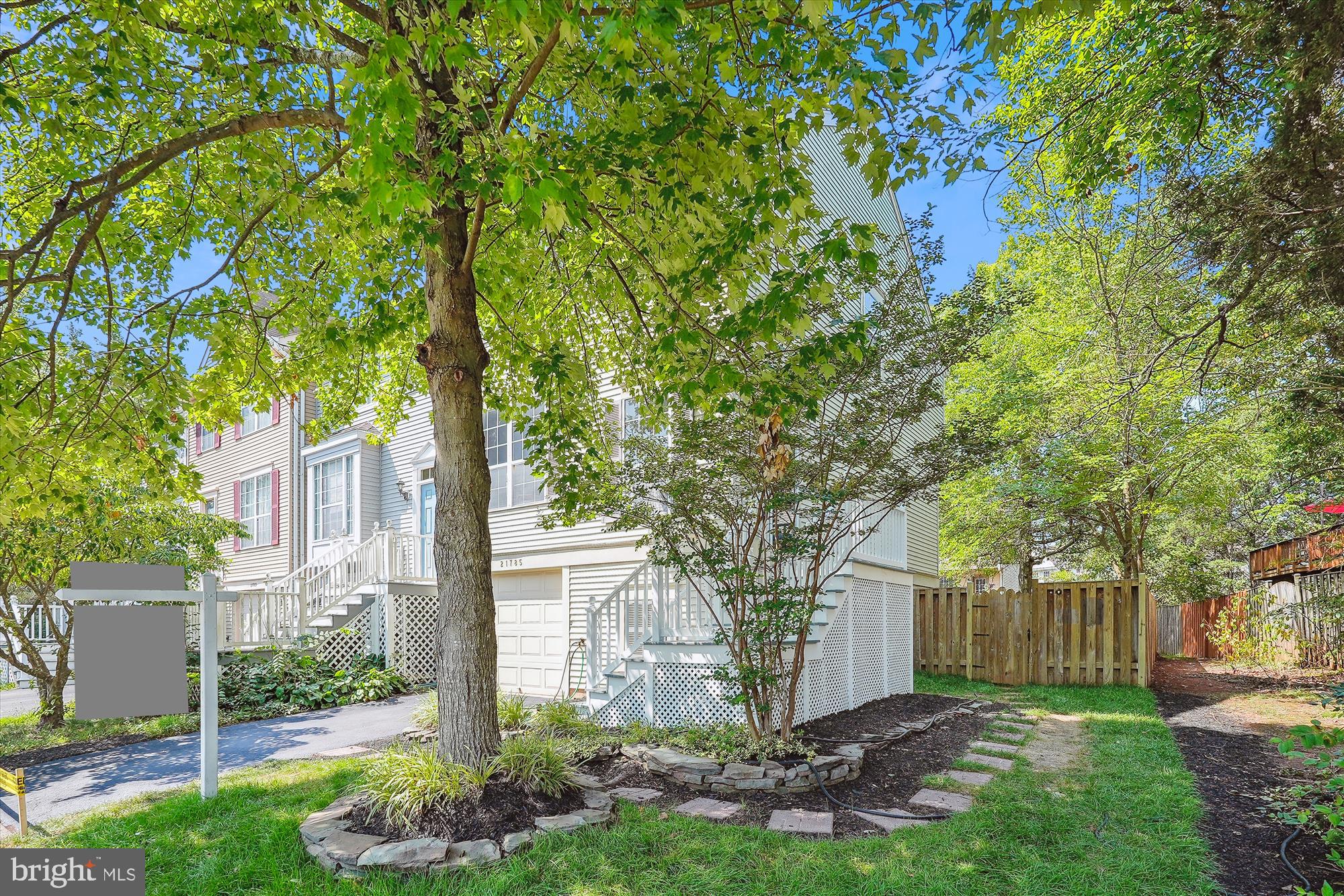 WOODSTONE - Residential