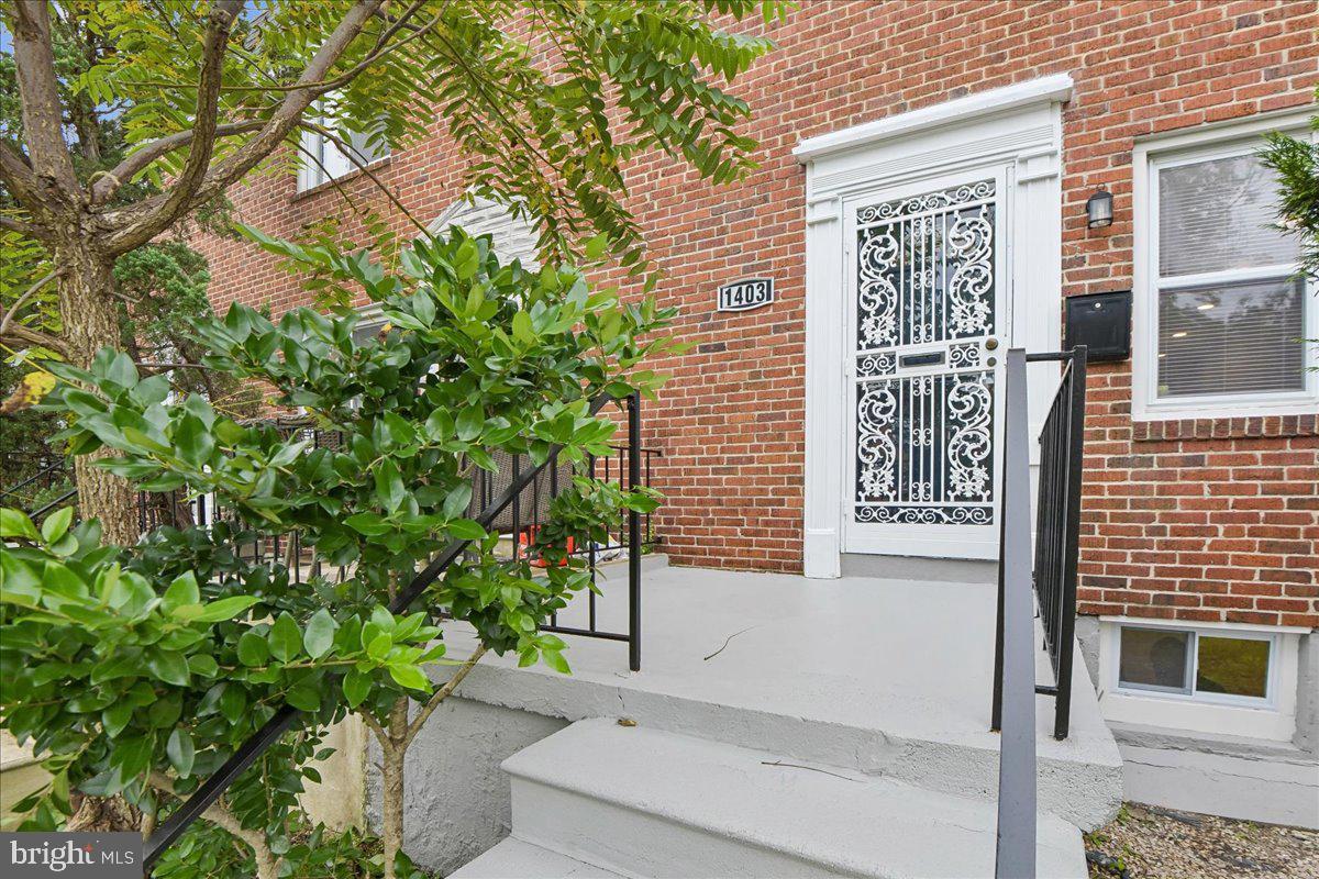 1403 DARTMOUTH AVENUE