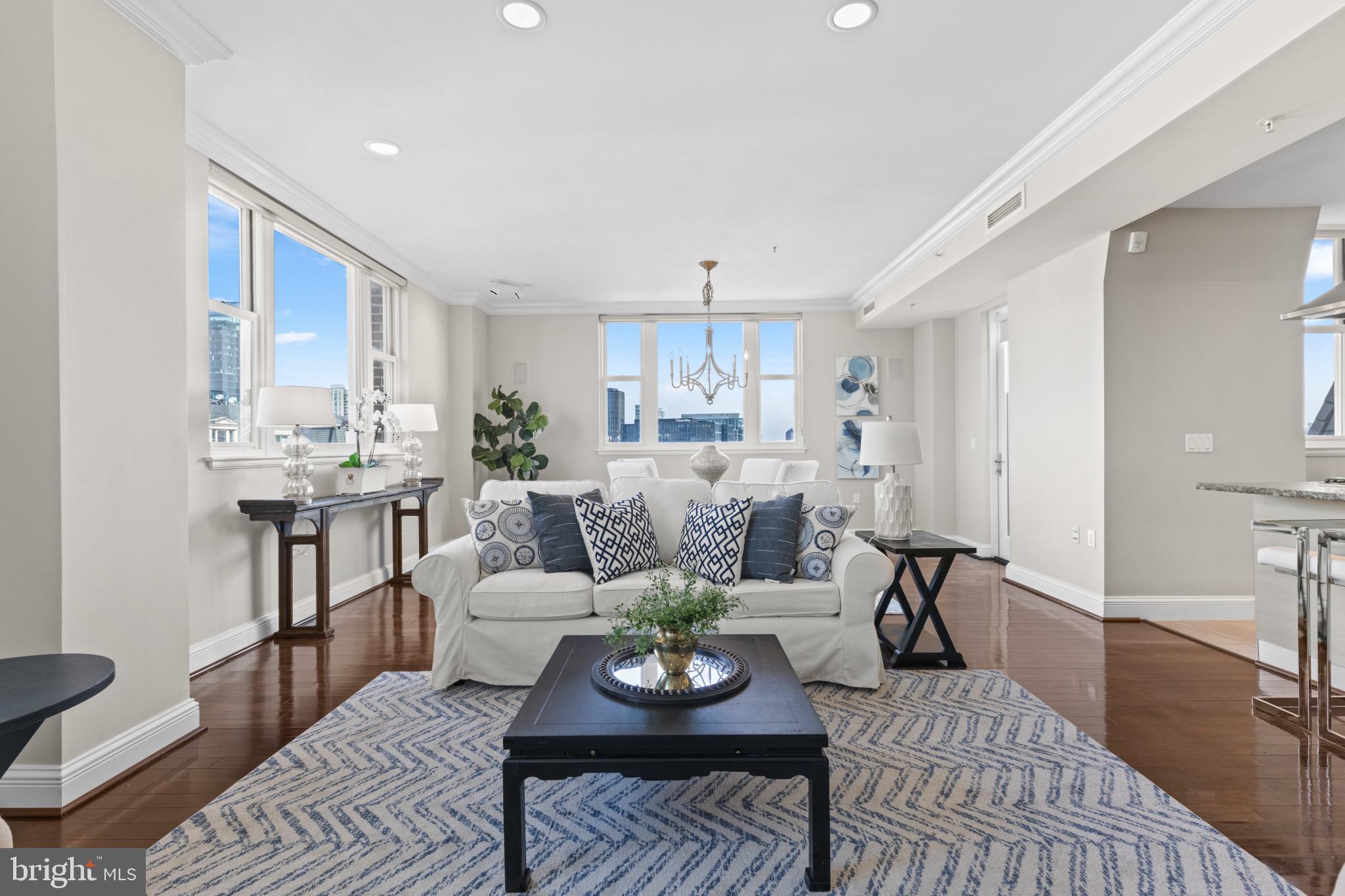 THE RITZ-CARLTON RESIDENCES - Residential