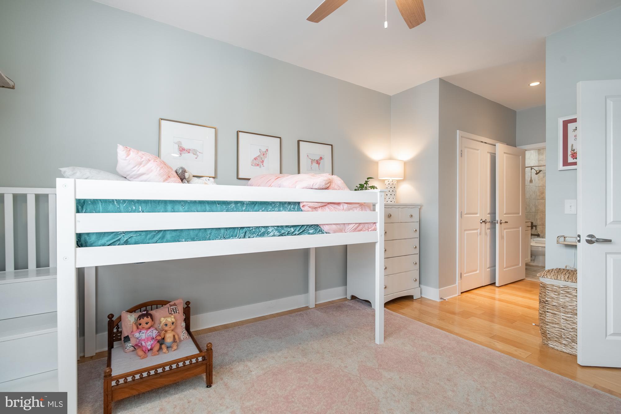 ROSSLYN - Residential