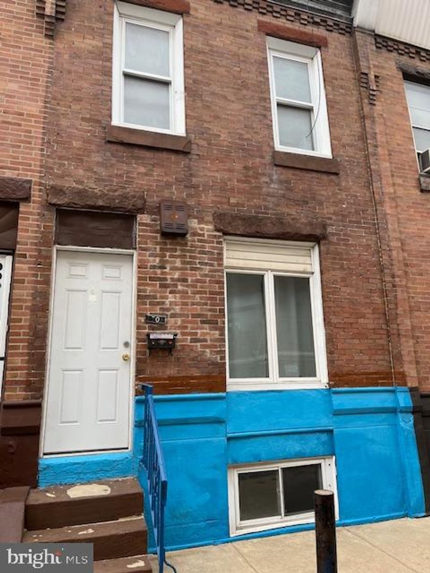 Great location. This 2 bedrooms, 1 1/2 bath house near Oregon Ave is waiting to be finish by the new owner.  New Kitchen and flooring already installed.  First floor large Living/dining rm and  a powder room with new toilet and sink.  Upstairs 2 nice sized bedroom with huge bathroom. Very comfortable house for first time homeowner.  Also cute little back yard for chilling.  Walking distance to transportation, Restaurants, Bank etc.