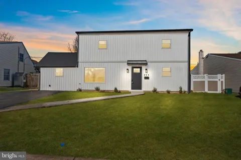 261 Northpark Drive, Levittown, PA MLS: PABU2111054