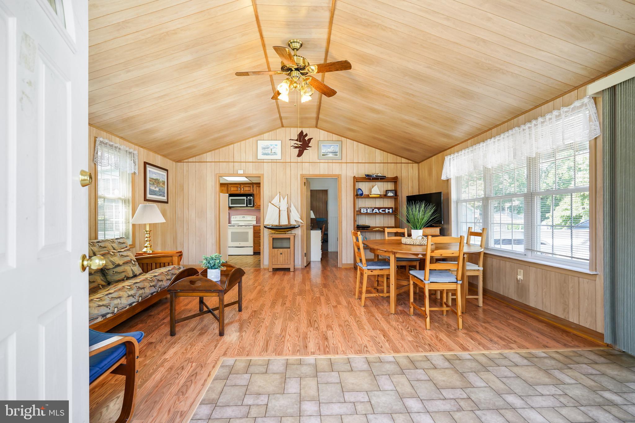 CRYSTAL BEACH - Residential