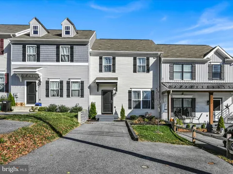 9 S George Street, Stewartstown, PA MLS: PAYK2079650