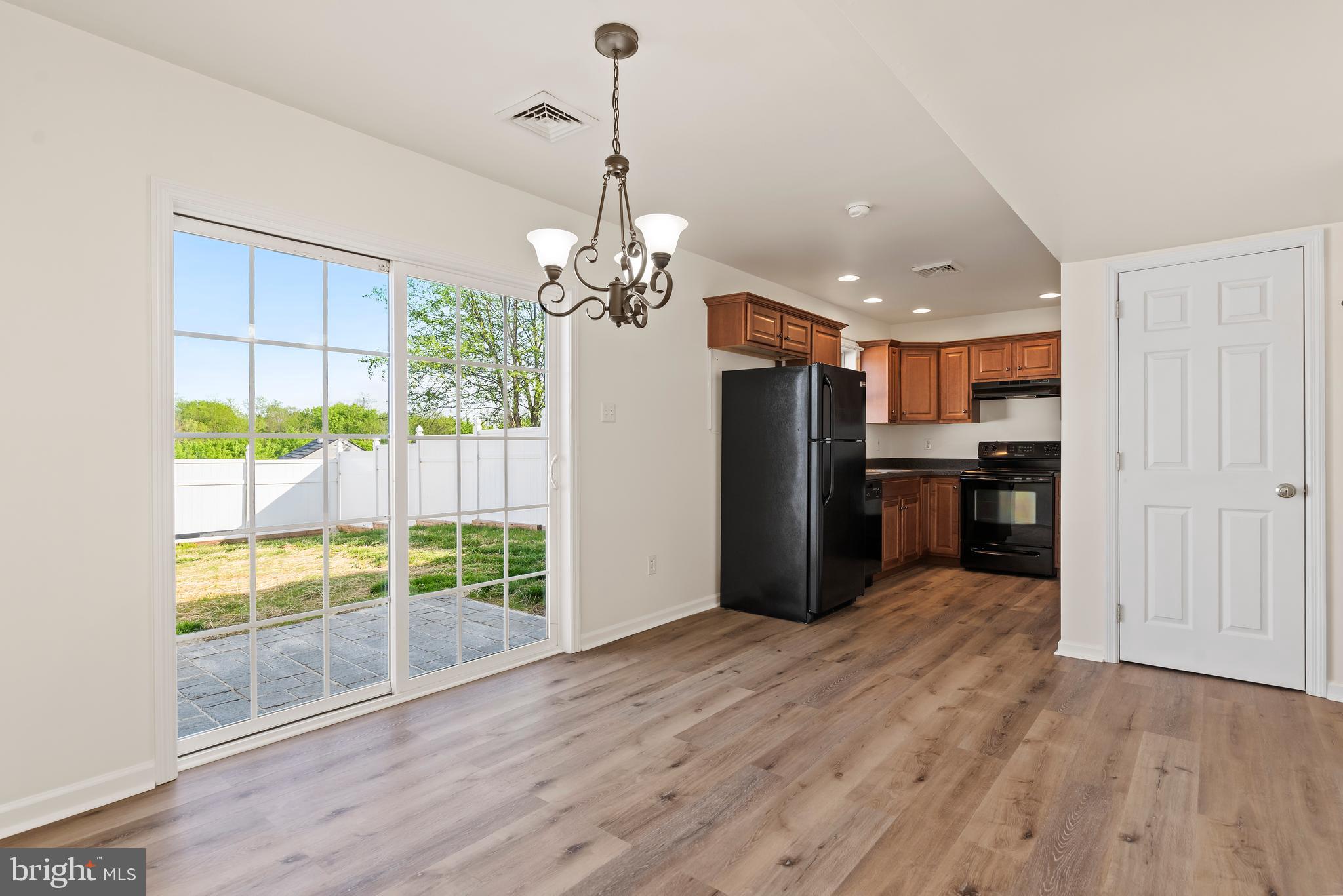 COUNTRY VIEW COURT - Residential