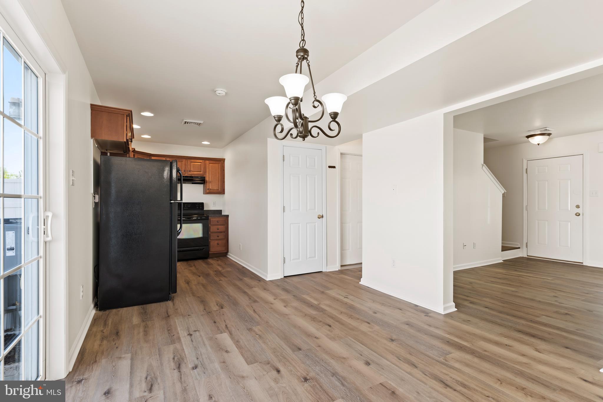 COUNTRY VIEW COURT - Residential