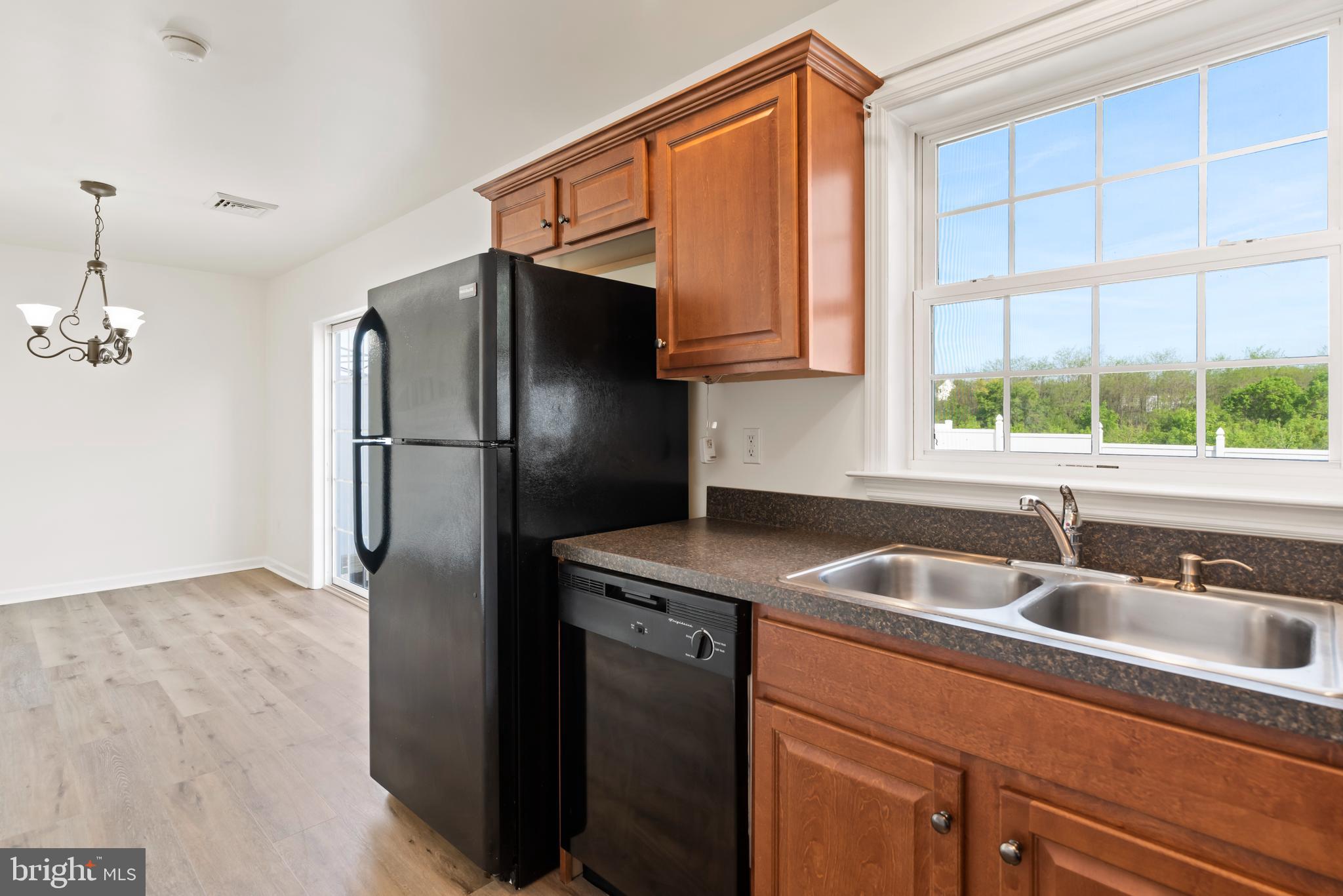 COUNTRY VIEW COURT - Residential