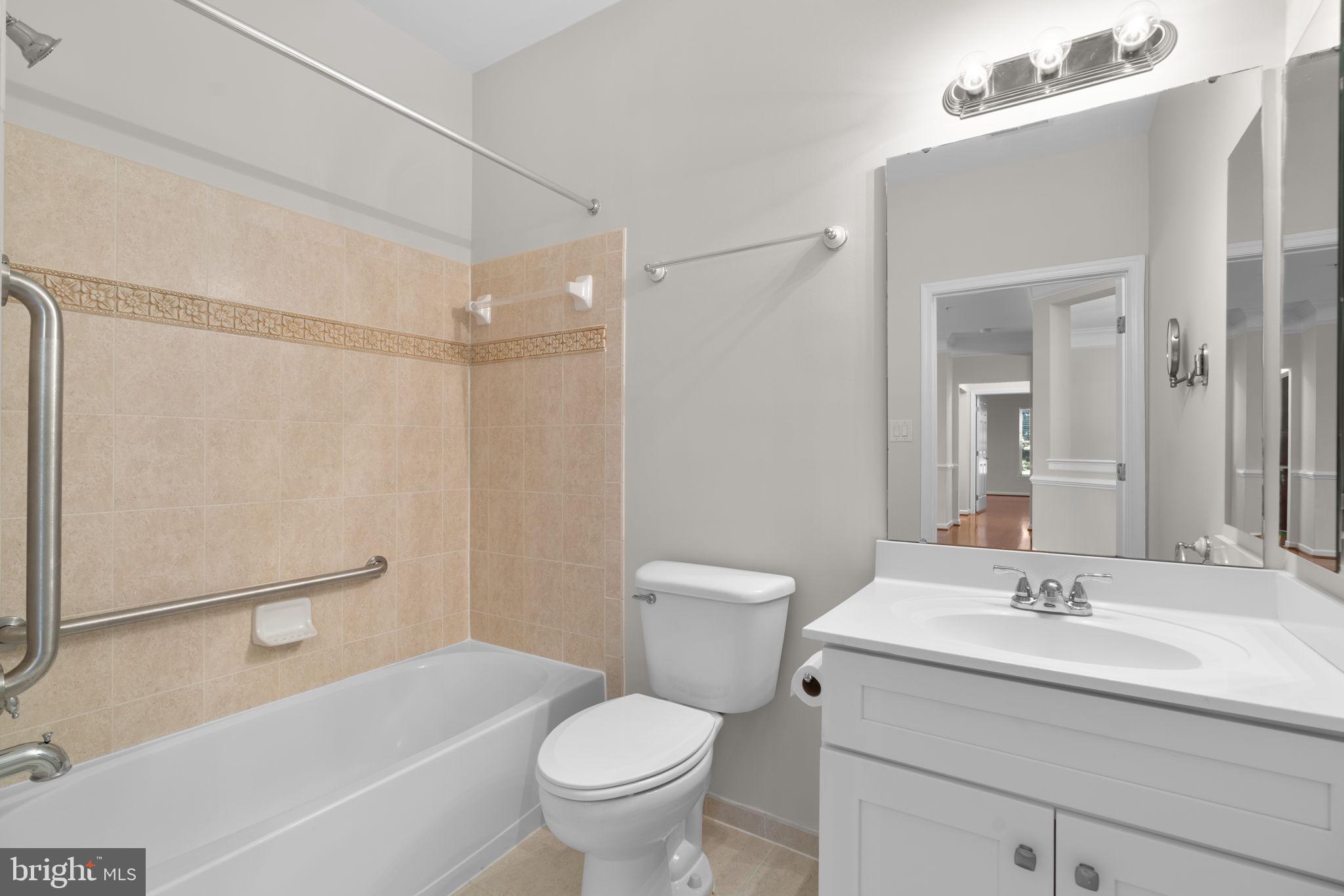 COURTYARDS AT WAVERLY WOODS - Residential