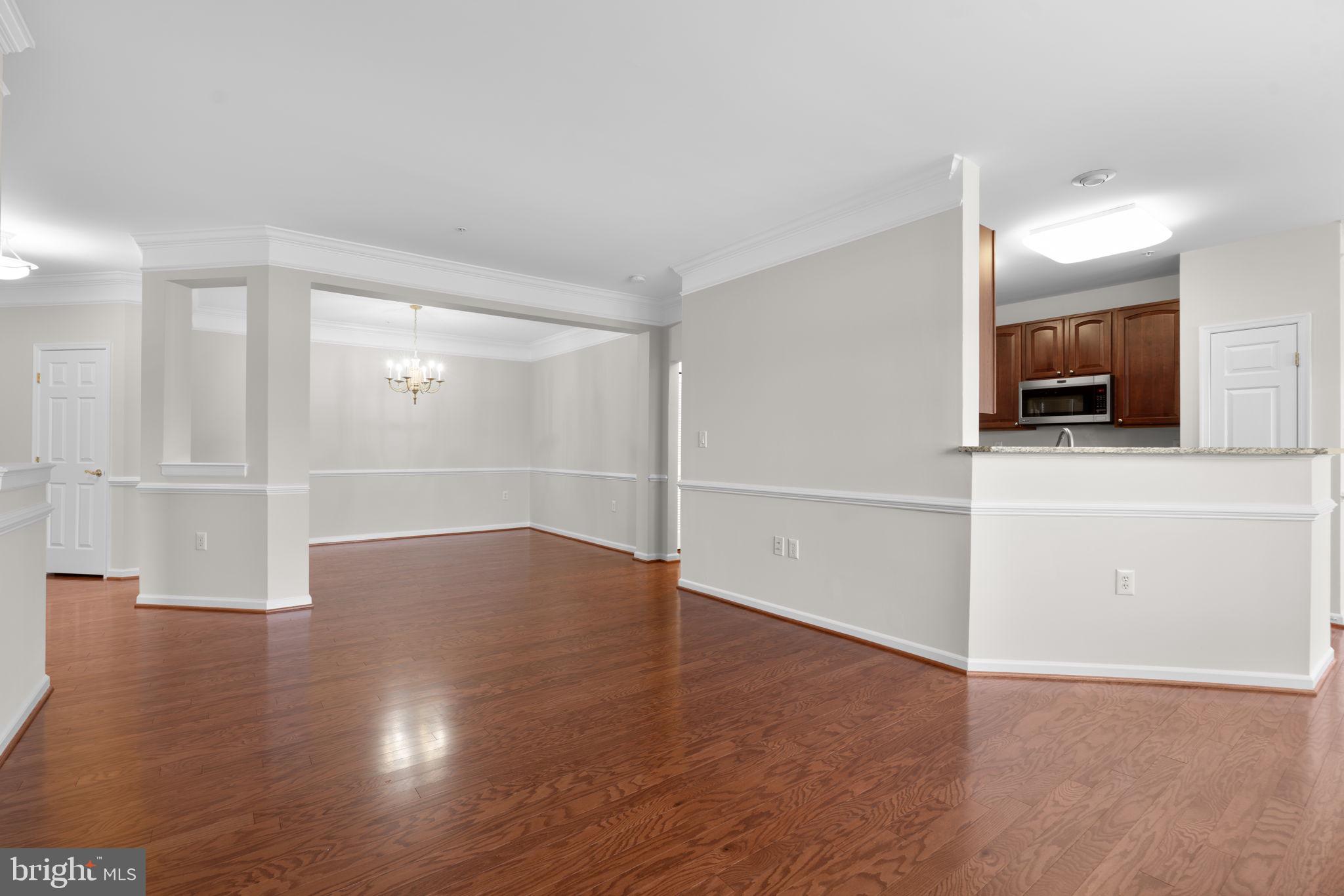 COURTYARDS AT WAVERLY WOODS - Residential