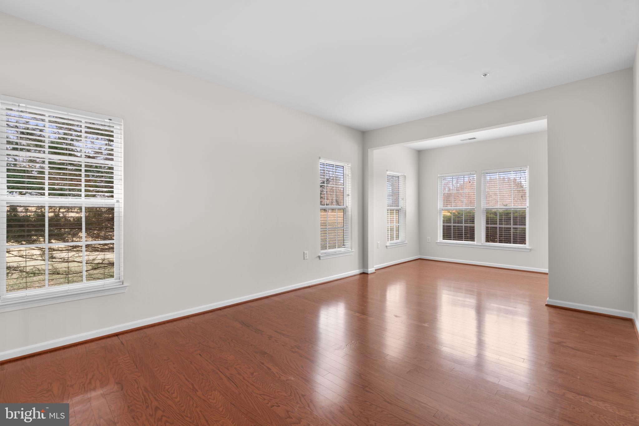 COURTYARDS AT WAVERLY WOODS - Residential