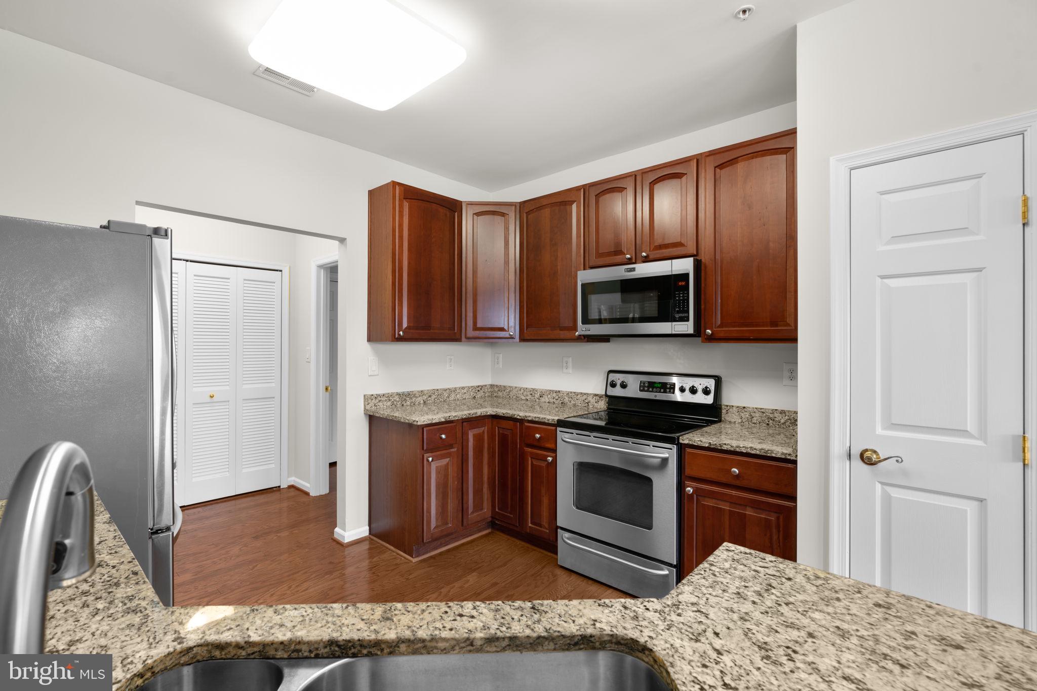 COURTYARDS AT WAVERLY WOODS - Residential