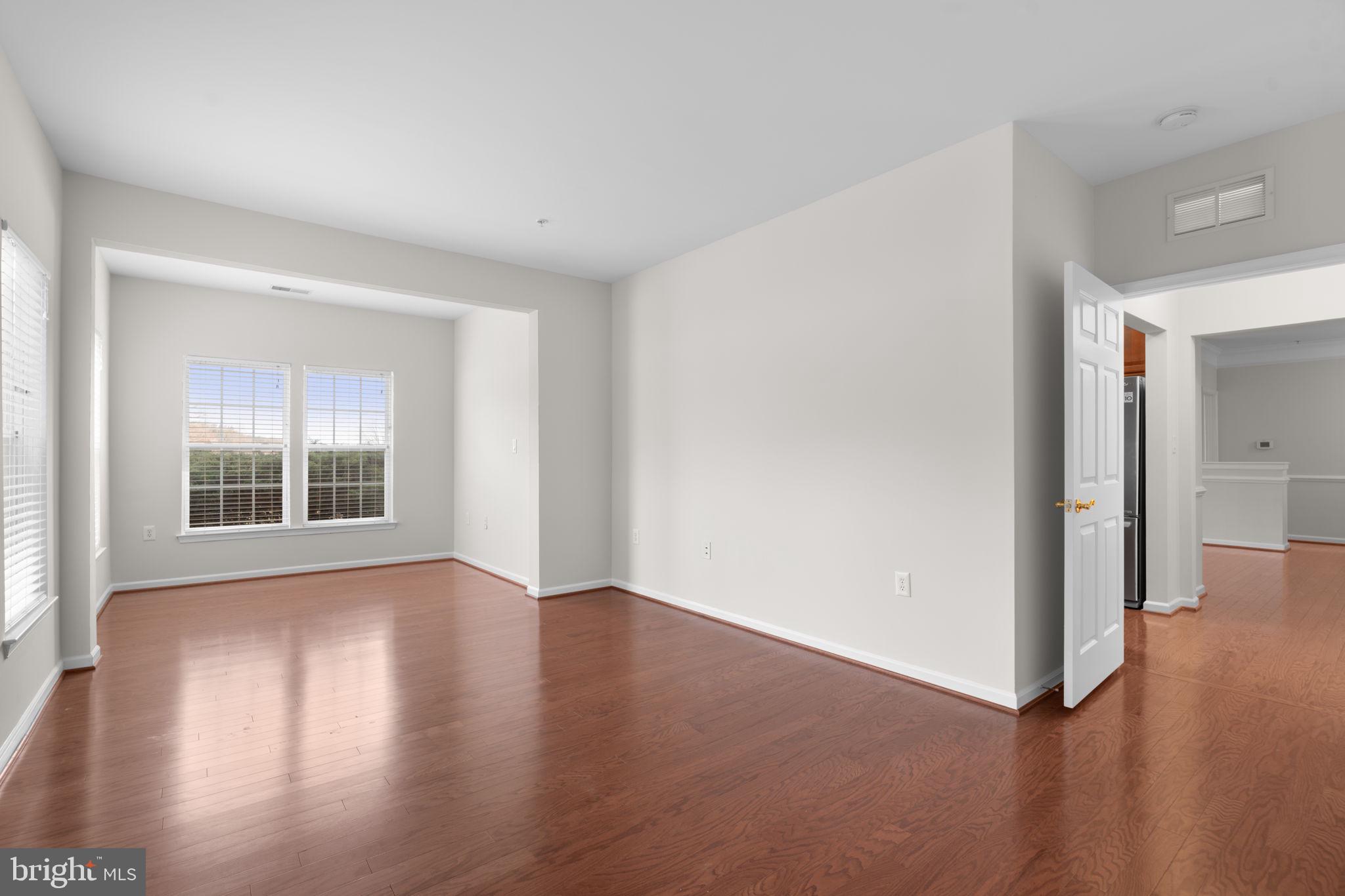 COURTYARDS AT WAVERLY WOODS - Residential