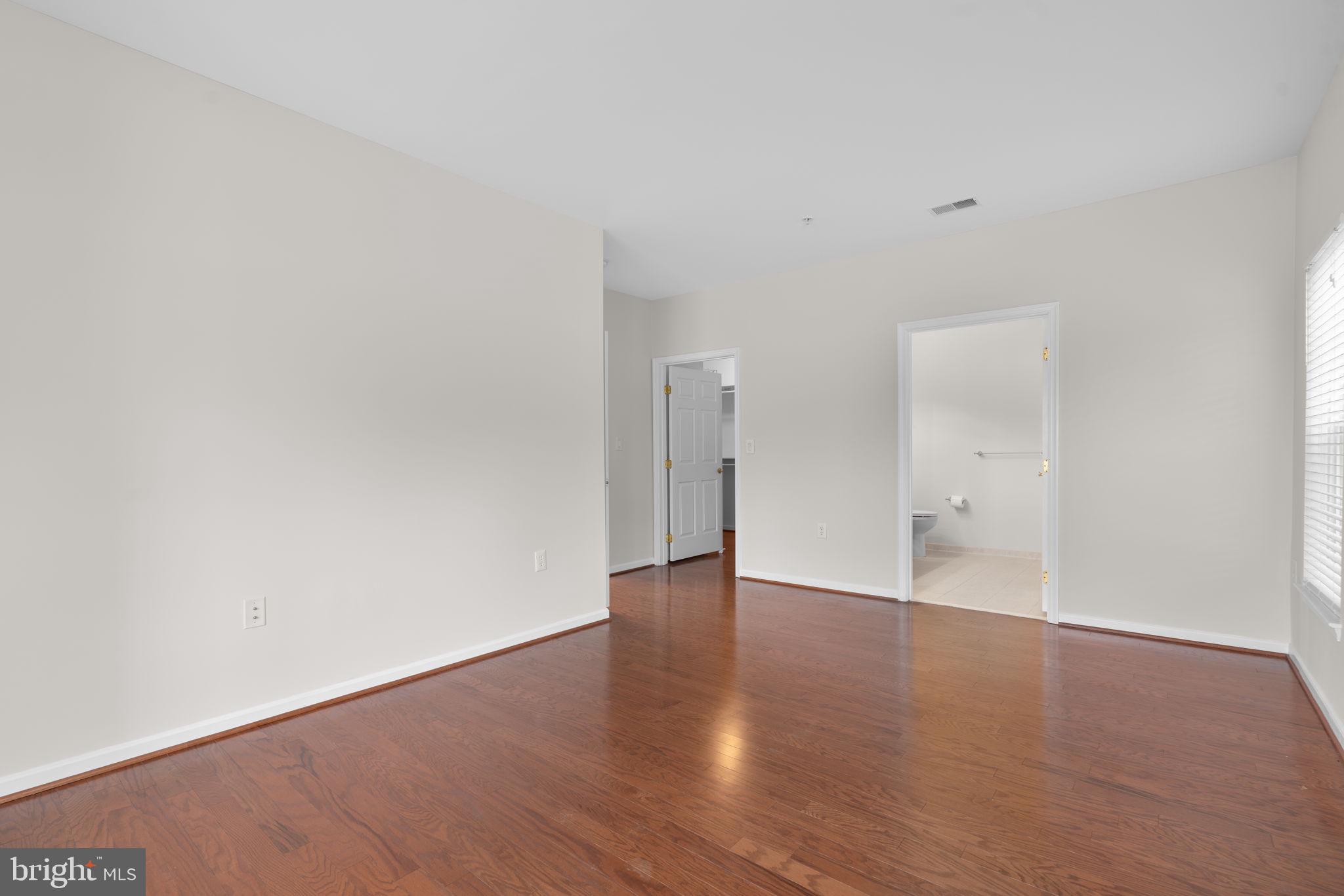 COURTYARDS AT WAVERLY WOODS - Residential