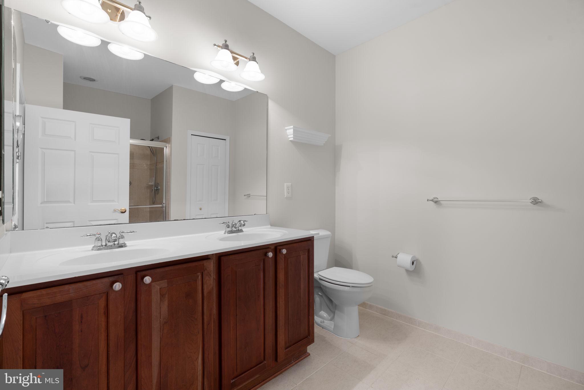 COURTYARDS AT WAVERLY WOODS - Residential