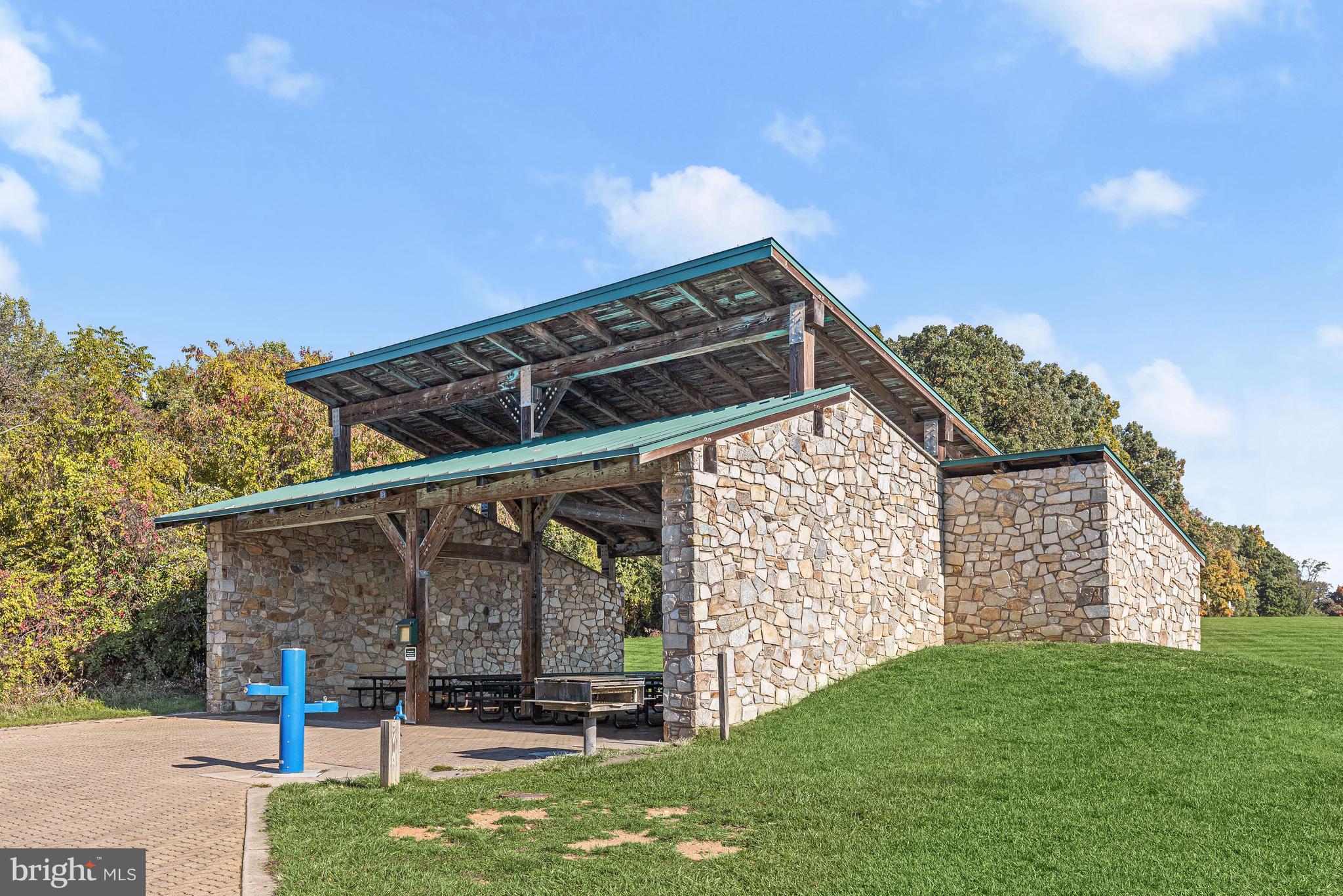 LEISHEAR VILLAGE - Residential Lease