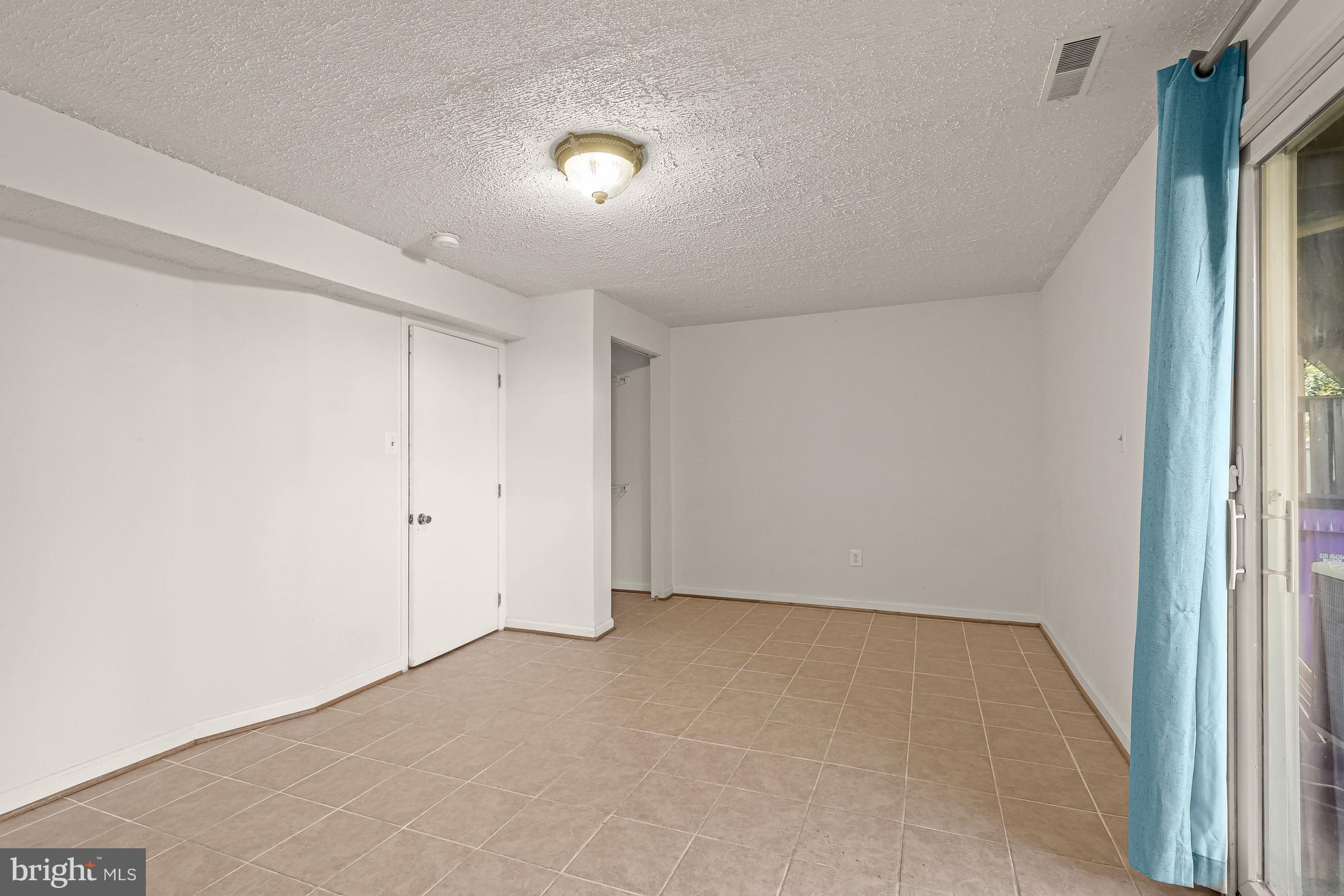 LEISHEAR VILLAGE - Residential Lease